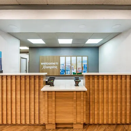 Hampton Inn Milledgeville-2